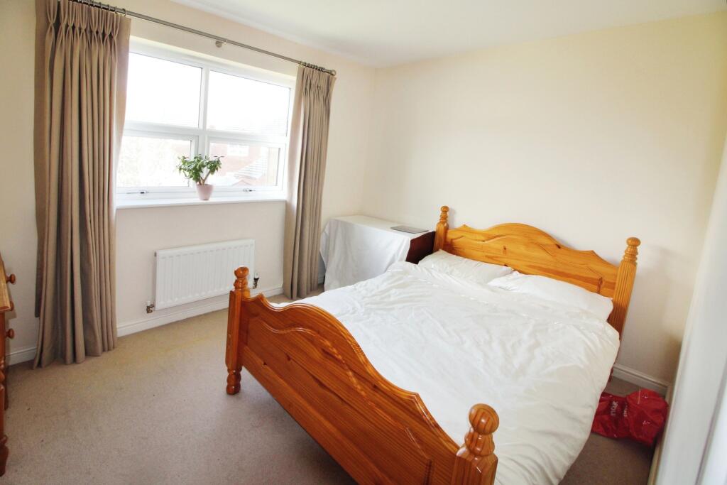 Master Bedroom.JPG