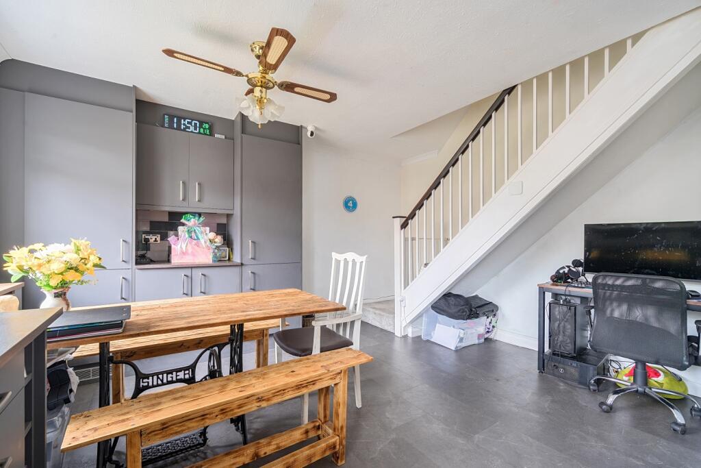 1336195-12-689ca99616709