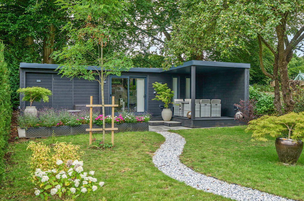 1327750-3-687f80e...