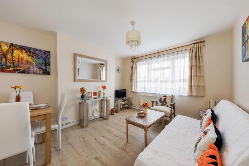 Bulwer Court Road E11