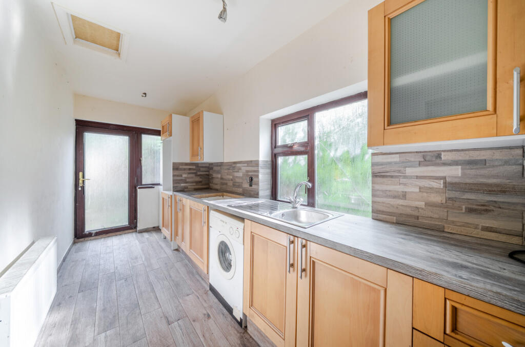 1347274-10-68b6e6...