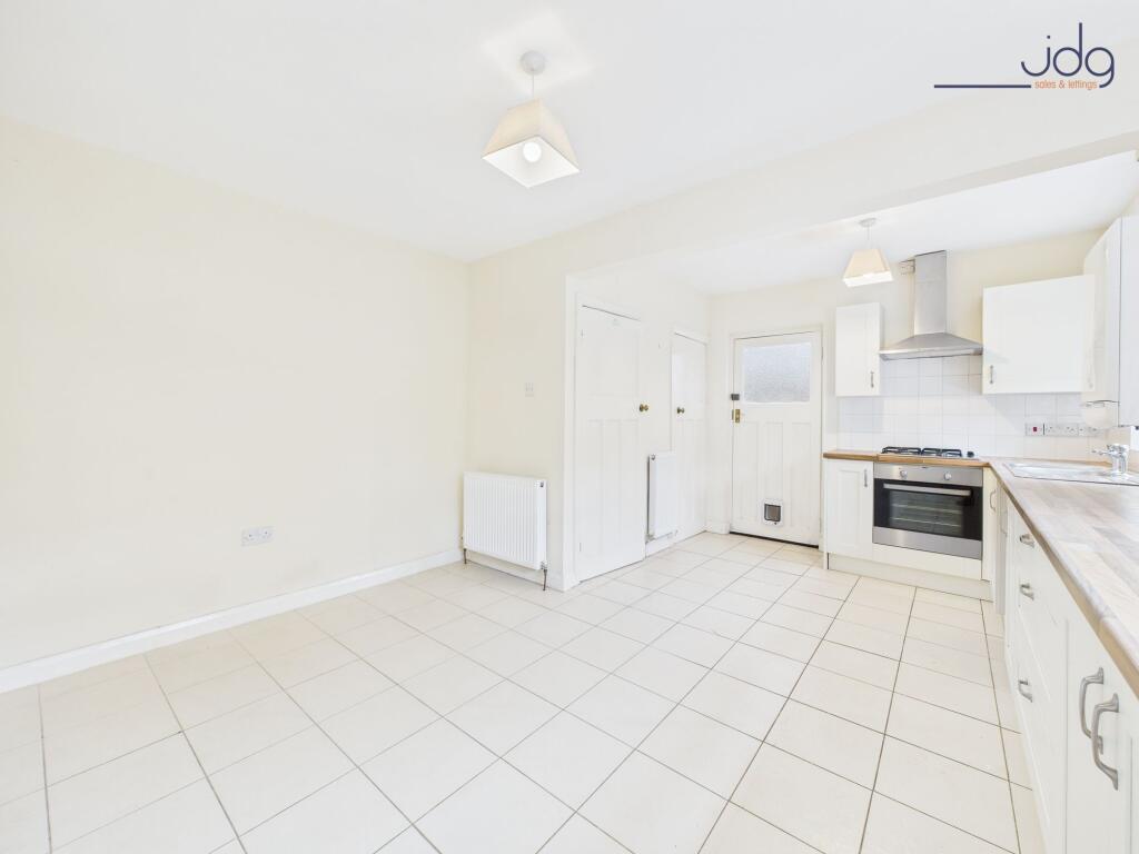 Plenty of Space to Dine