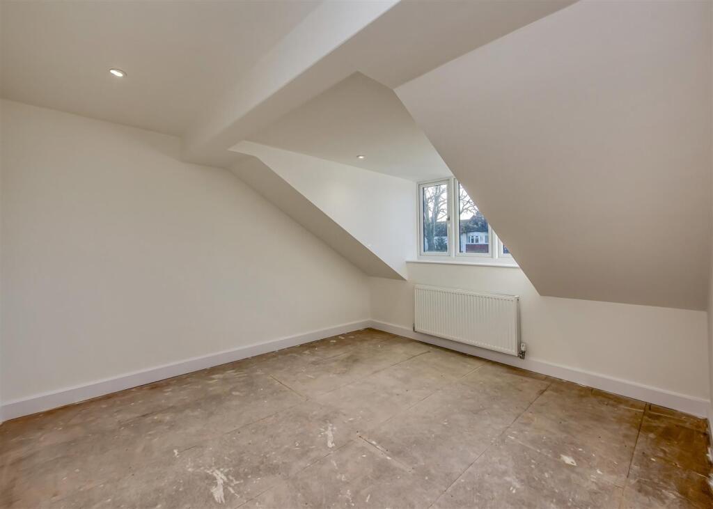 3 Yew Tree Lane-bed4.jpg