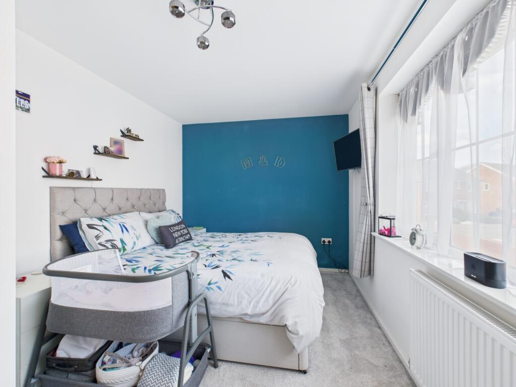 CAM03729G0-PR0025-STILL014