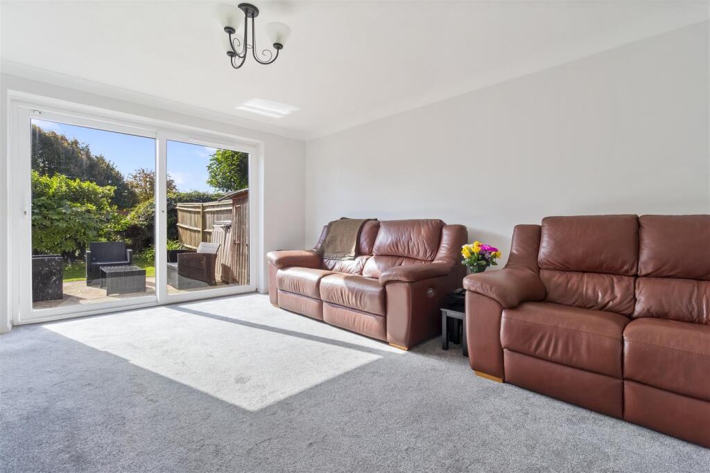 18 Vancouver Close-003.jpg