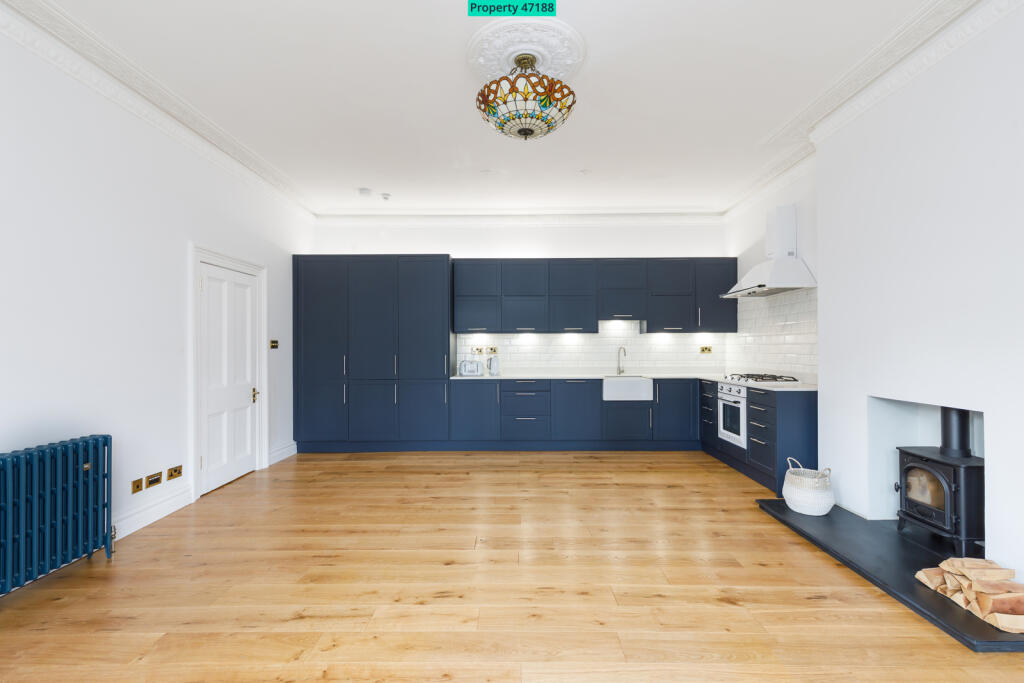 Kitchen / Living Room