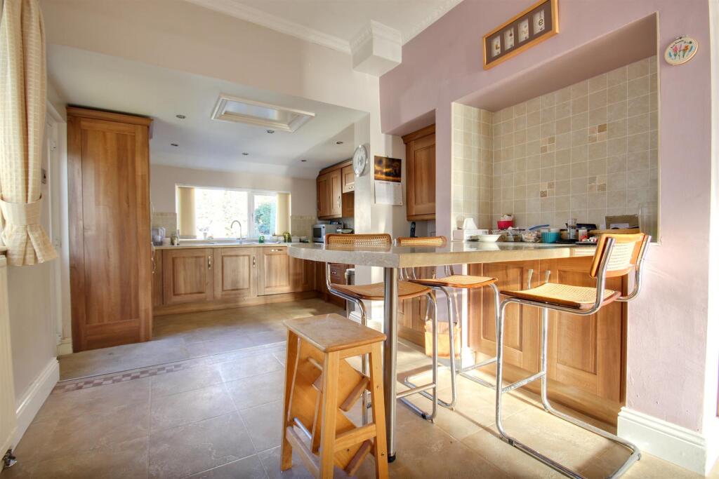 Kingston Road (10).jpg