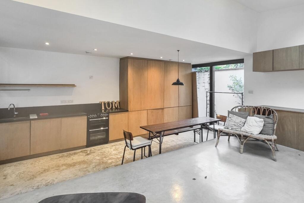 46a Rainham Road, Kensel Green, London NW10 5DG