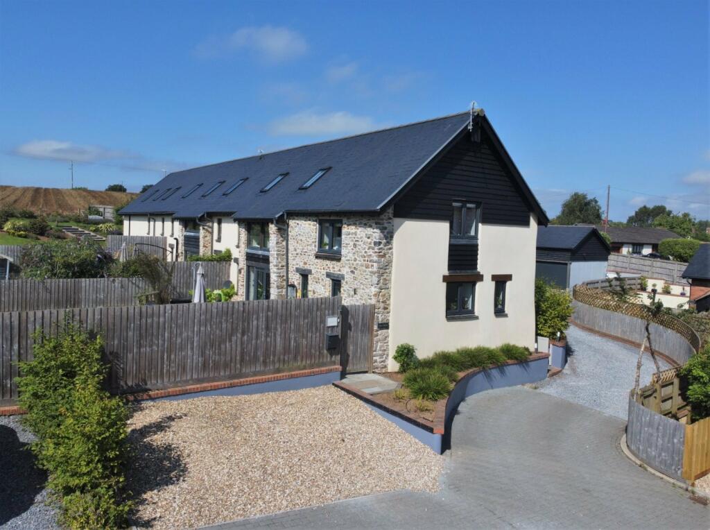 East Barn, Kerswell