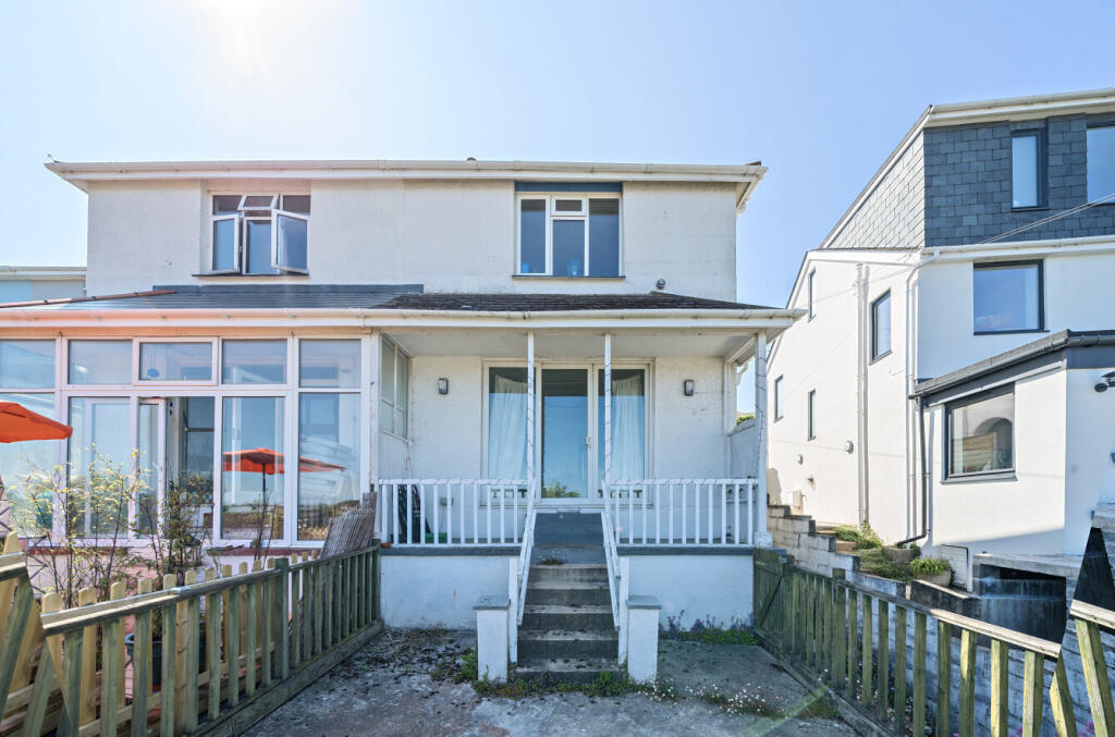 1286033-4-683db81...