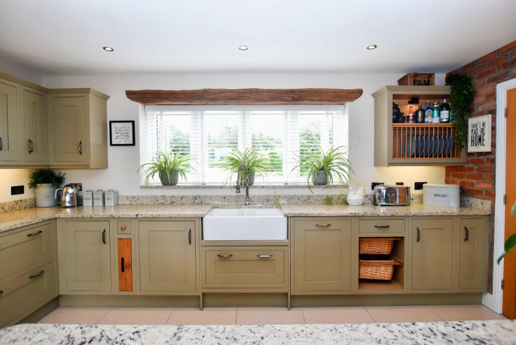 Dining Kitchen 6