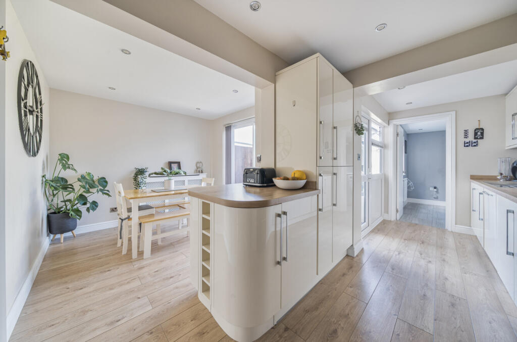 13268975687789f8dfbf6arw