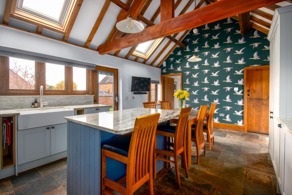 Kitchen/Dining Room