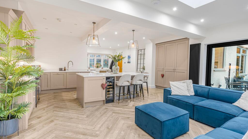 Open Plan Kitchen/Dining/Family Room