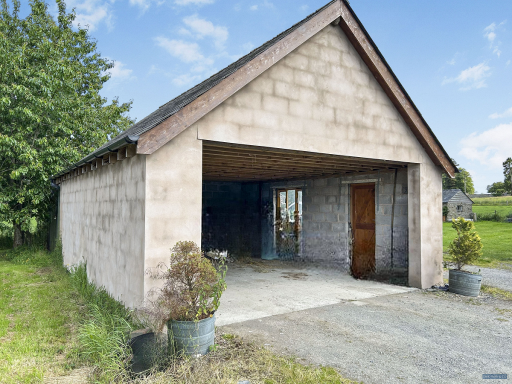 Detached Cottage in rural village