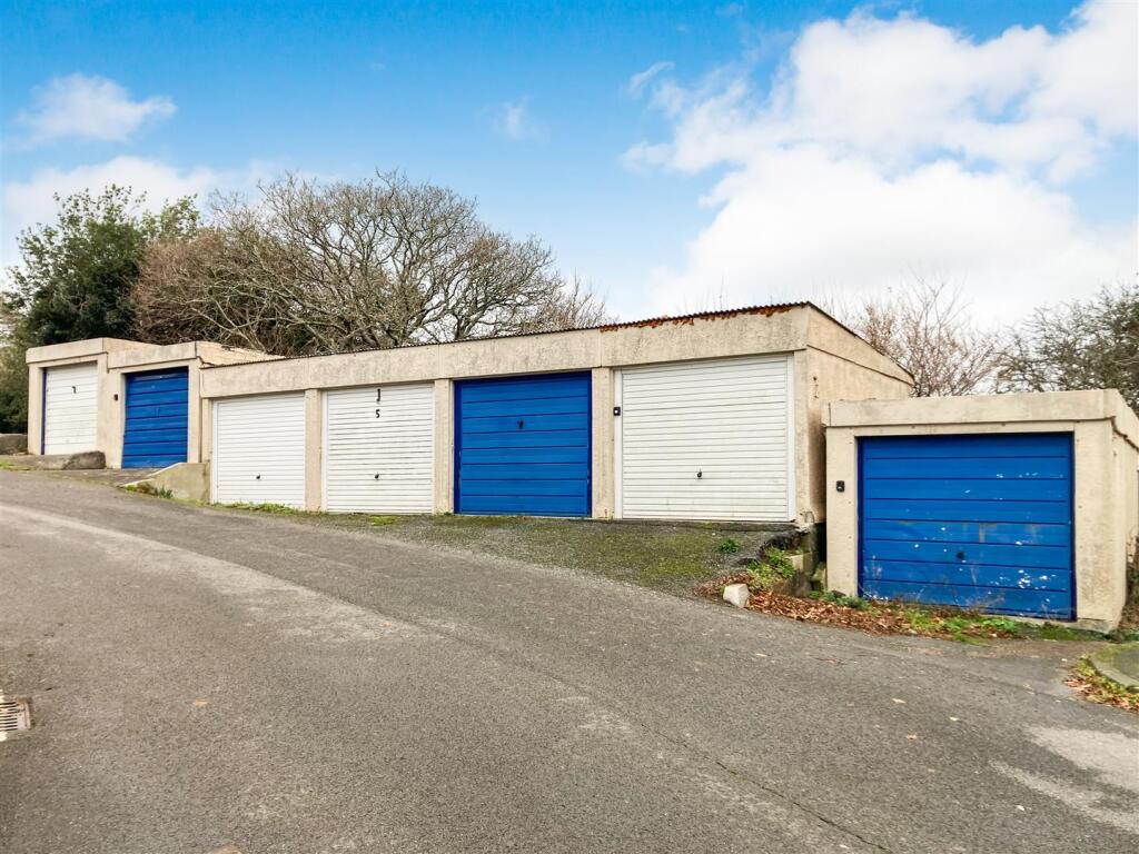 Garages 4,5,6, Henacre Road Kingsbridge, Devon, TQ