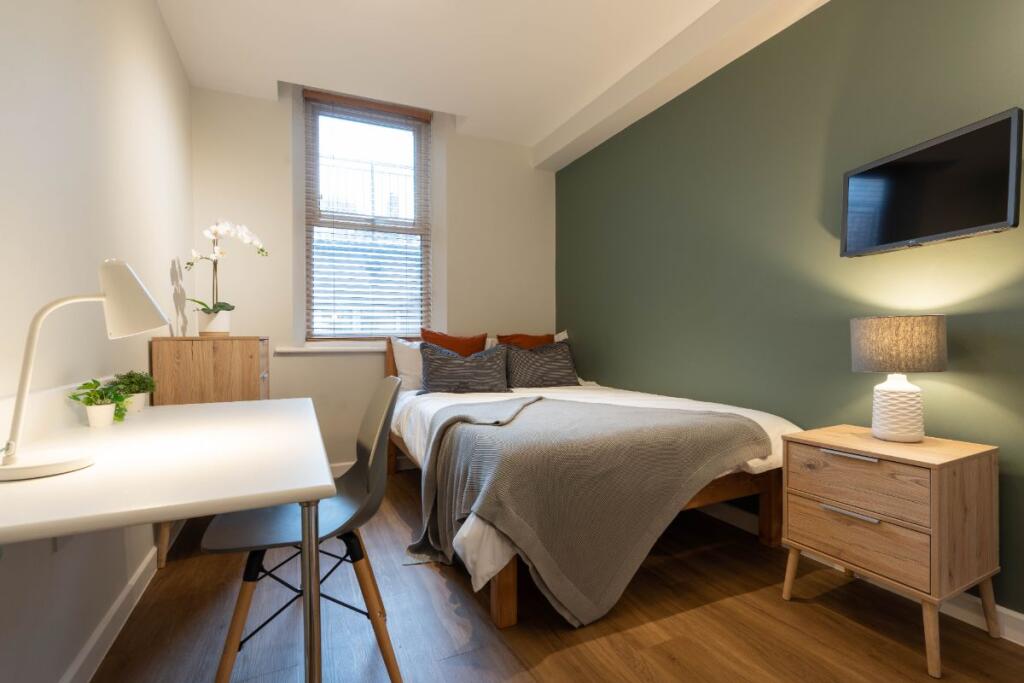 178DR - Bedroom 1