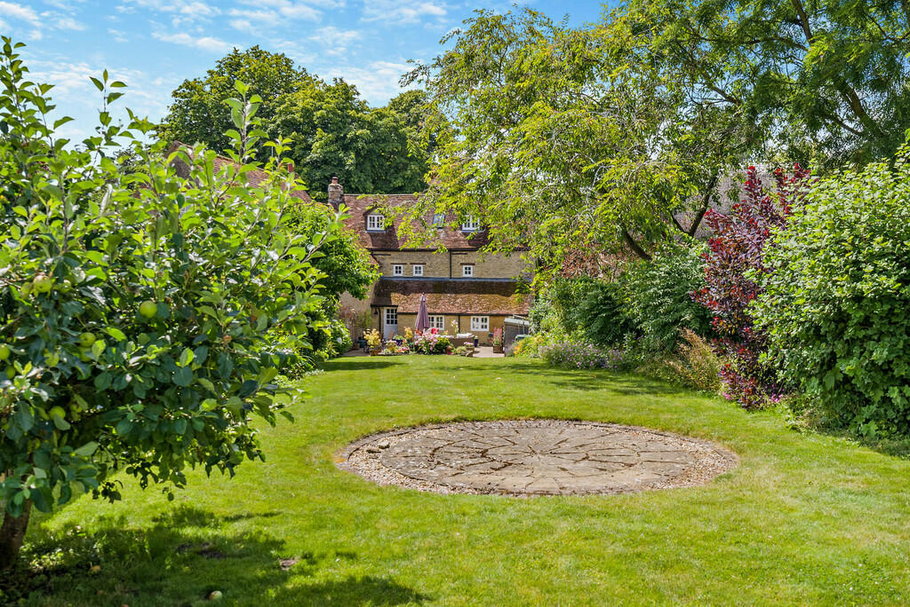 8610134-exterior3...