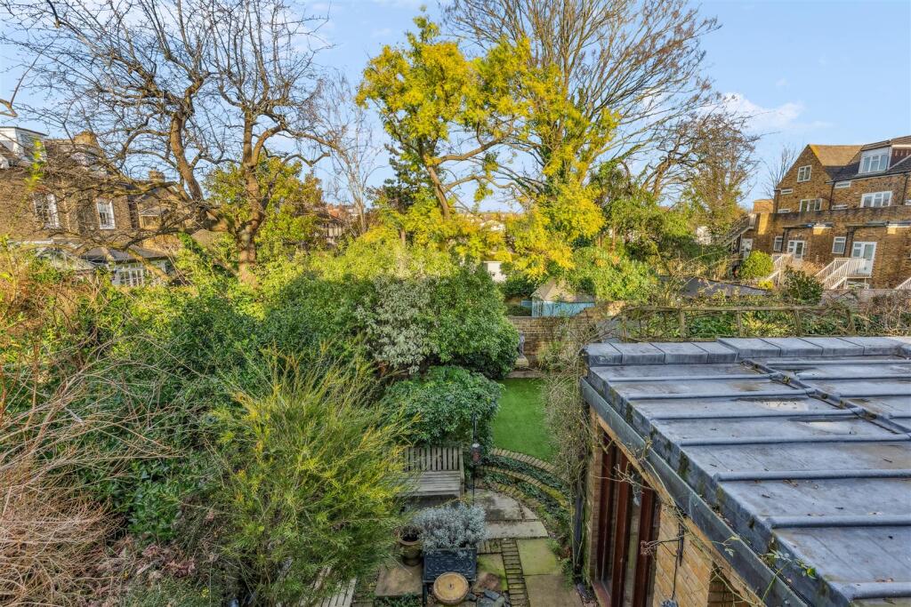 Grove Park Gardens, W4 - FOR SALE