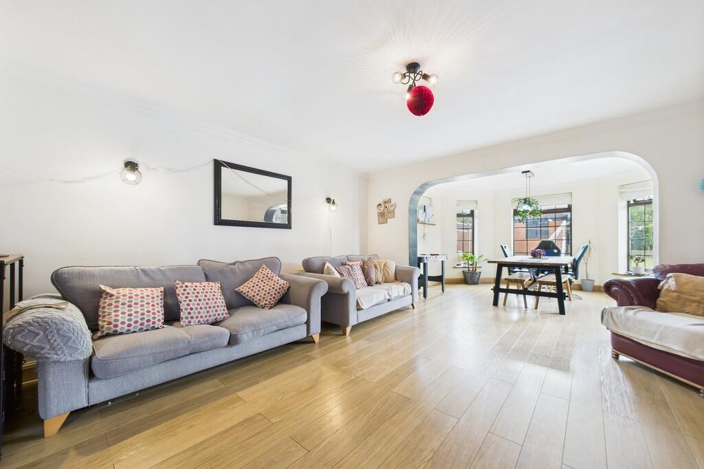 CAM01085G0-PR0589...