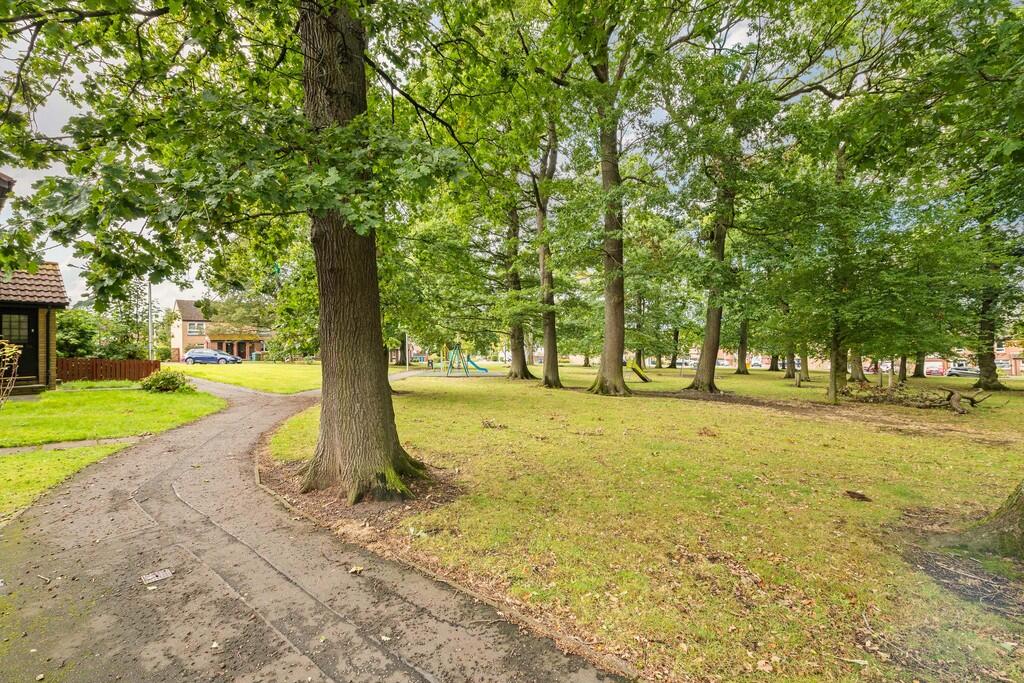 63 Bishops Park 2...