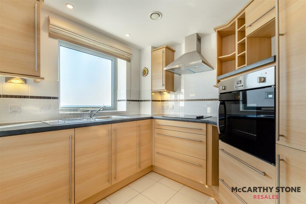 8621939-interior22.jpg