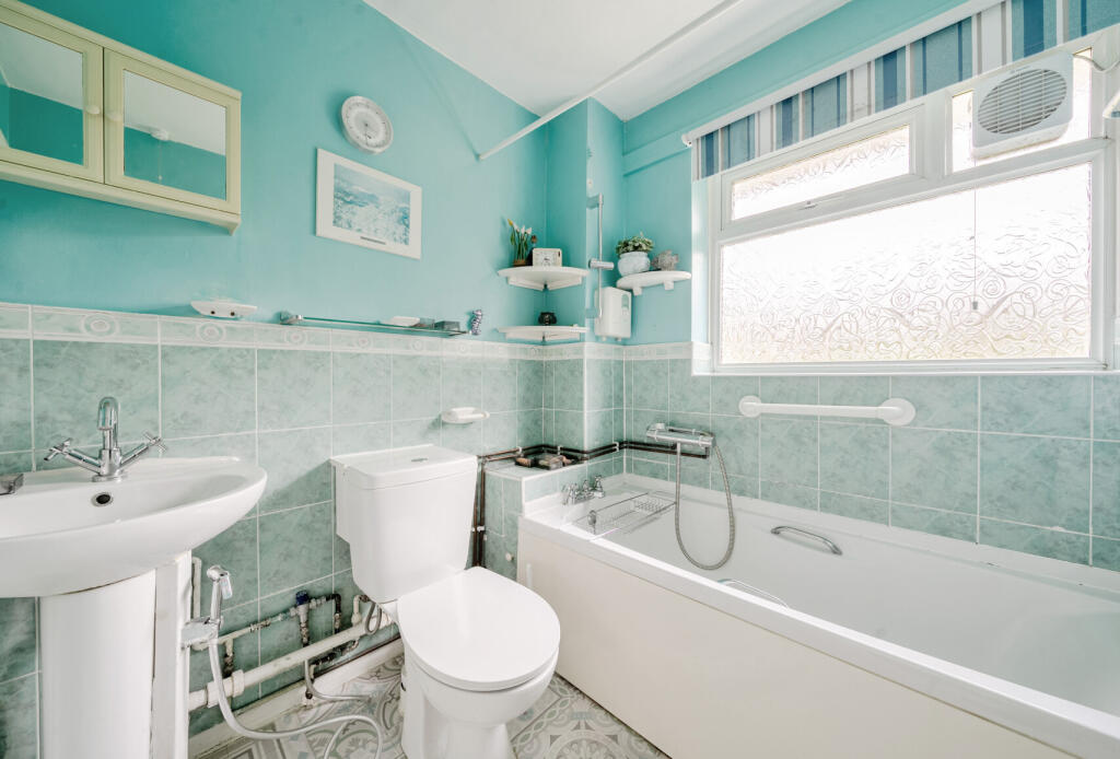 1311104-23-6851a6...