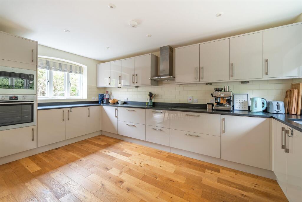 Emby House, 6a High Street, Greens Norton (5).jpg