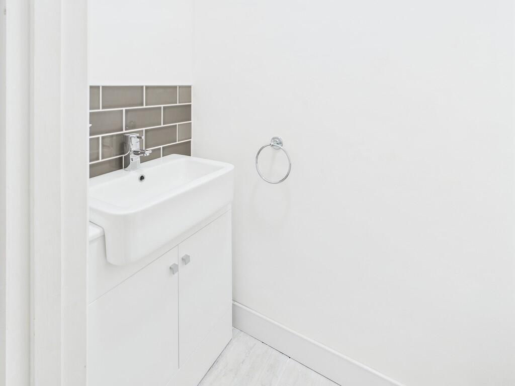 CAM05068G0-PR0044...