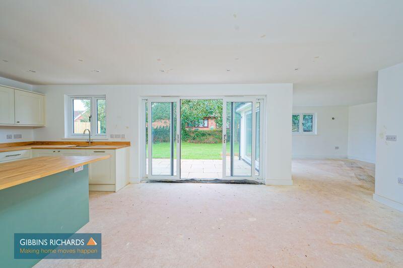 Kitchen/Dining Area