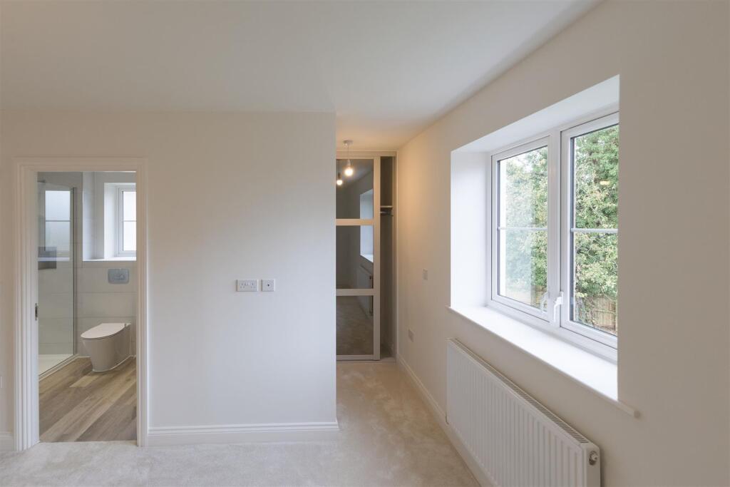 Dressing and en suite