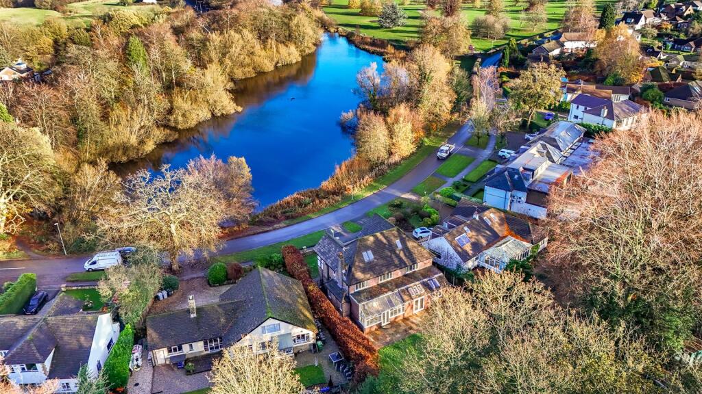 dji_fly_20251113_095942_0026_1763049931199_photo.j