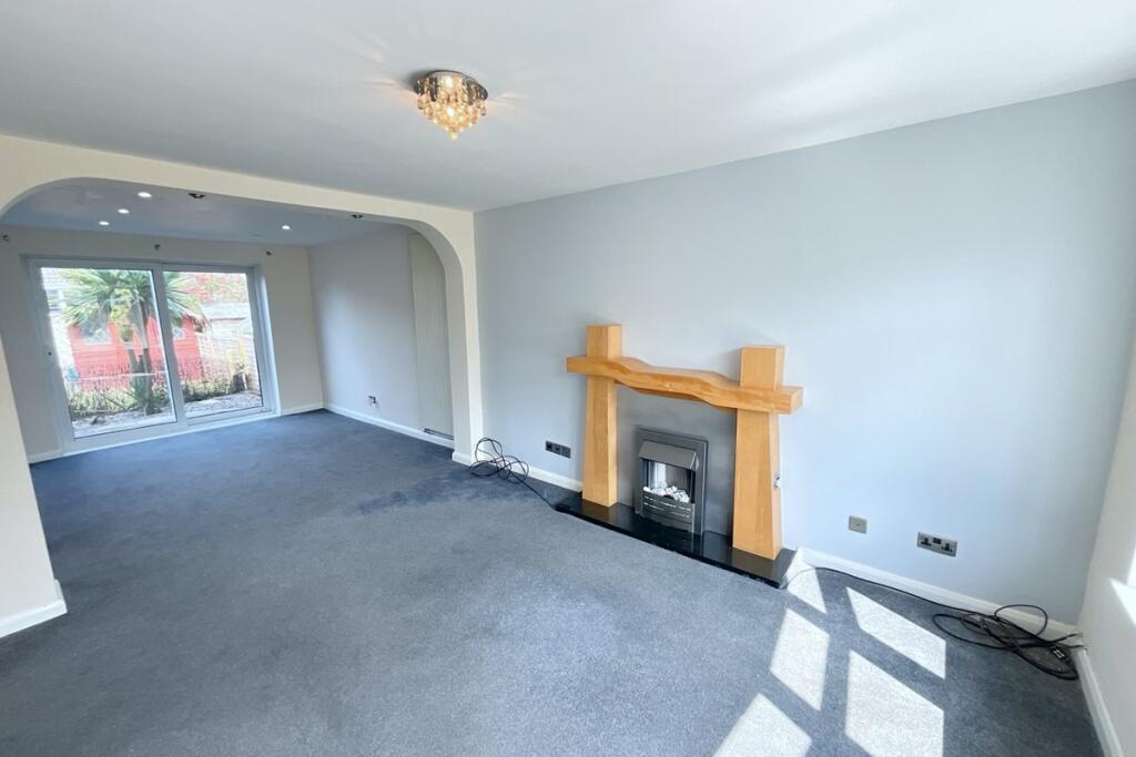 living room/dining r