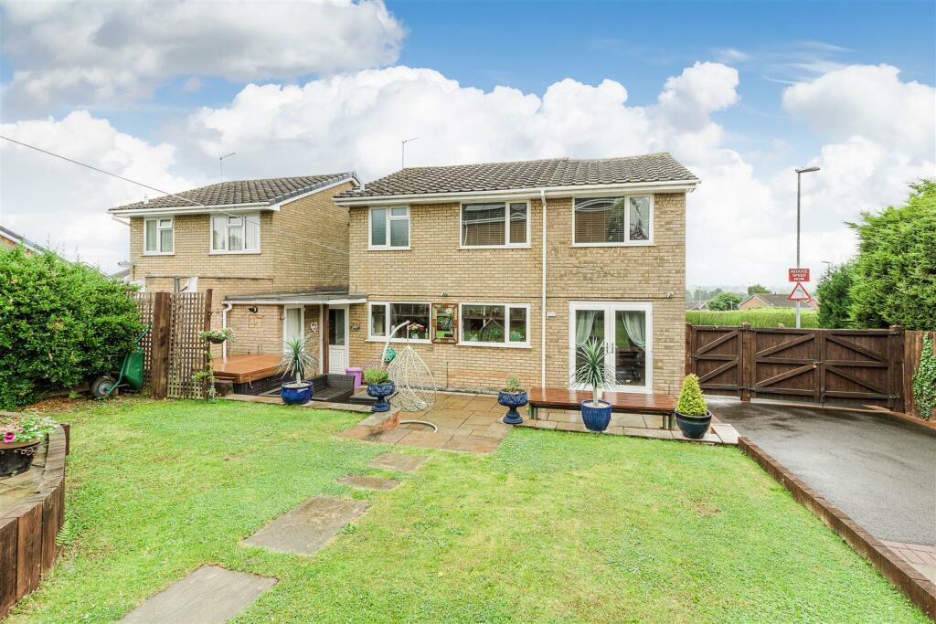 1 Burton Close, Tamworth