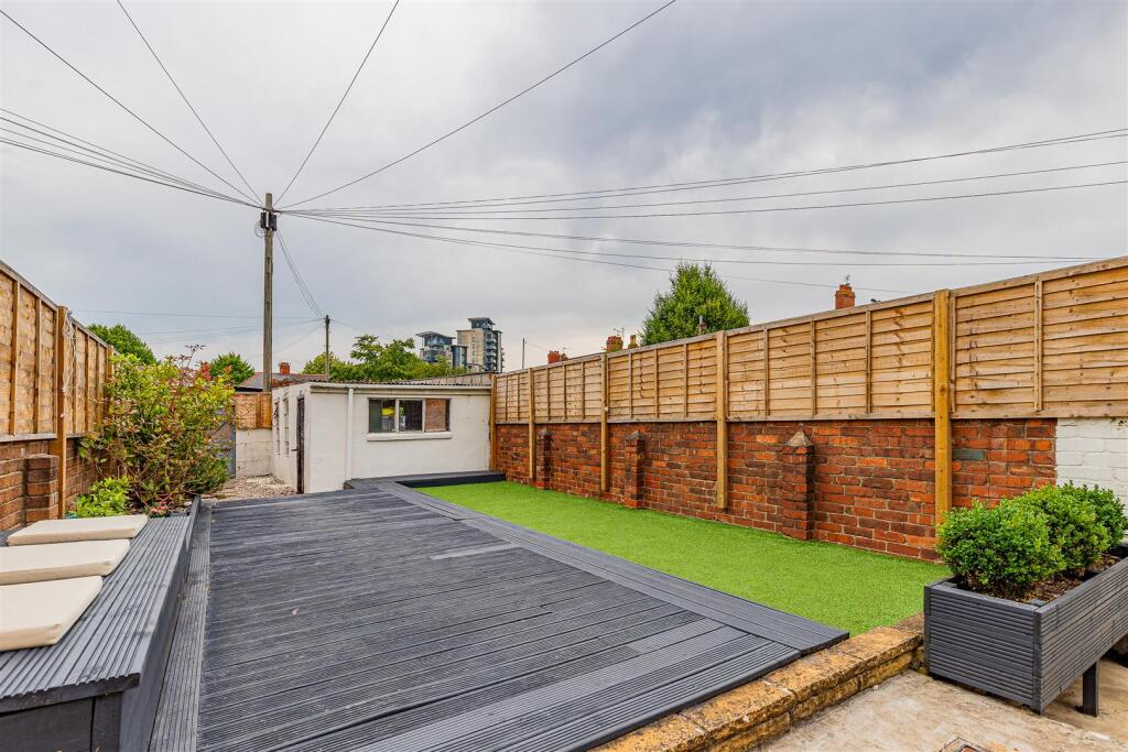 Corporation Road 163-4.jpg