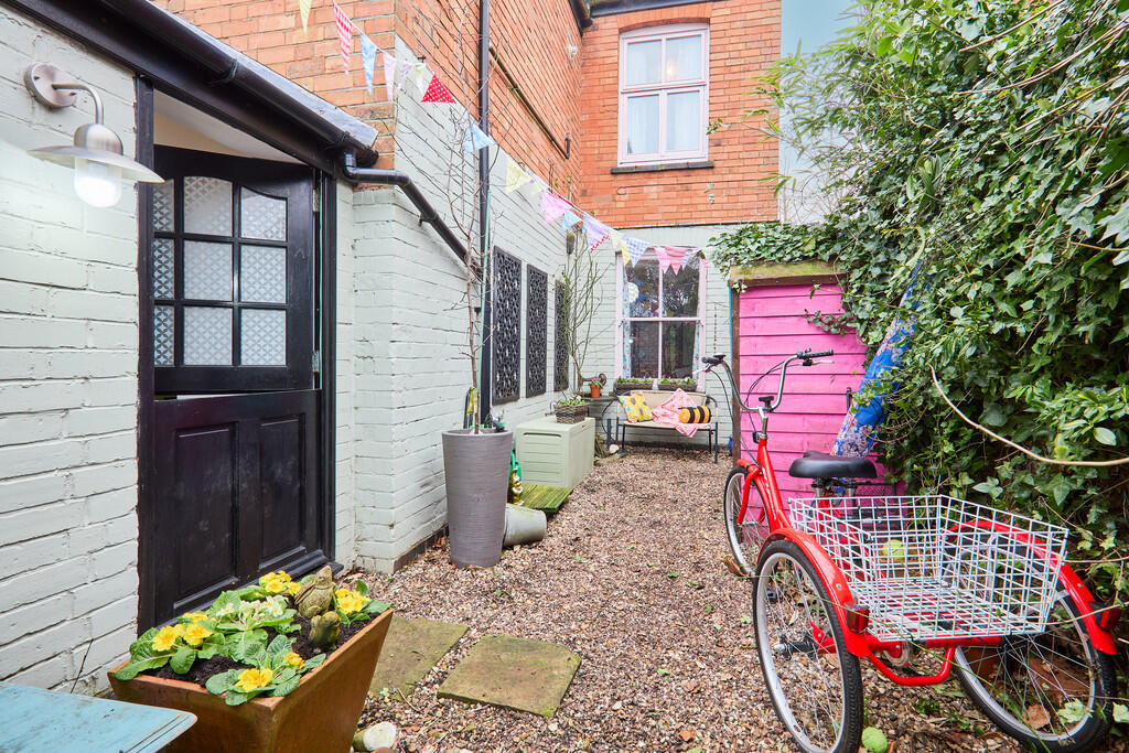 Edward Knight 202...