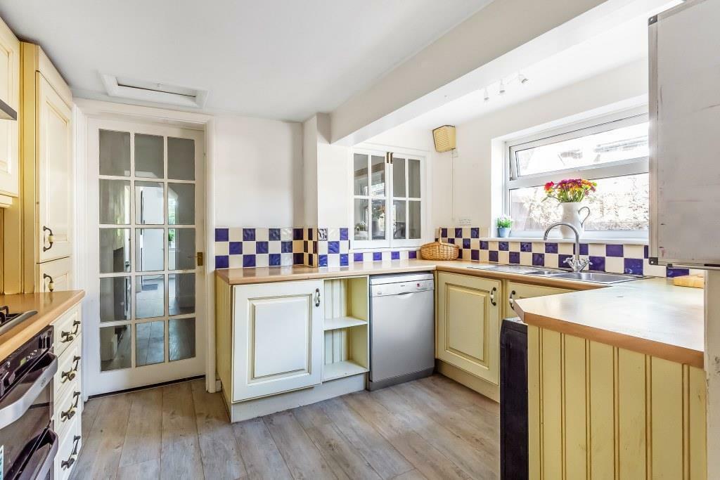 Kitchen 1.jpg