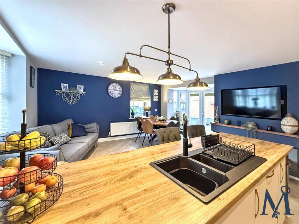 Open Plan Living, Kitchen, DIner