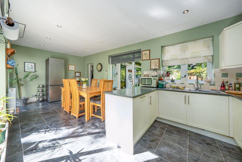 Kitchen / dinner