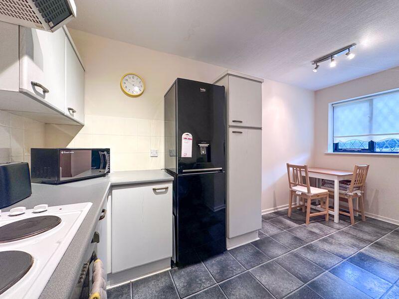 KITCHEN / DINER