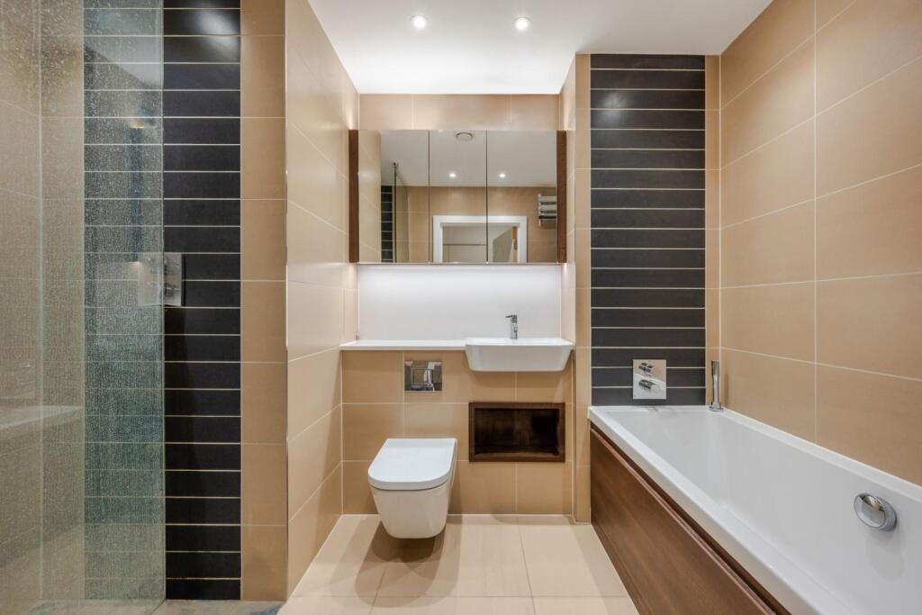 BATHROOM 1.jpg