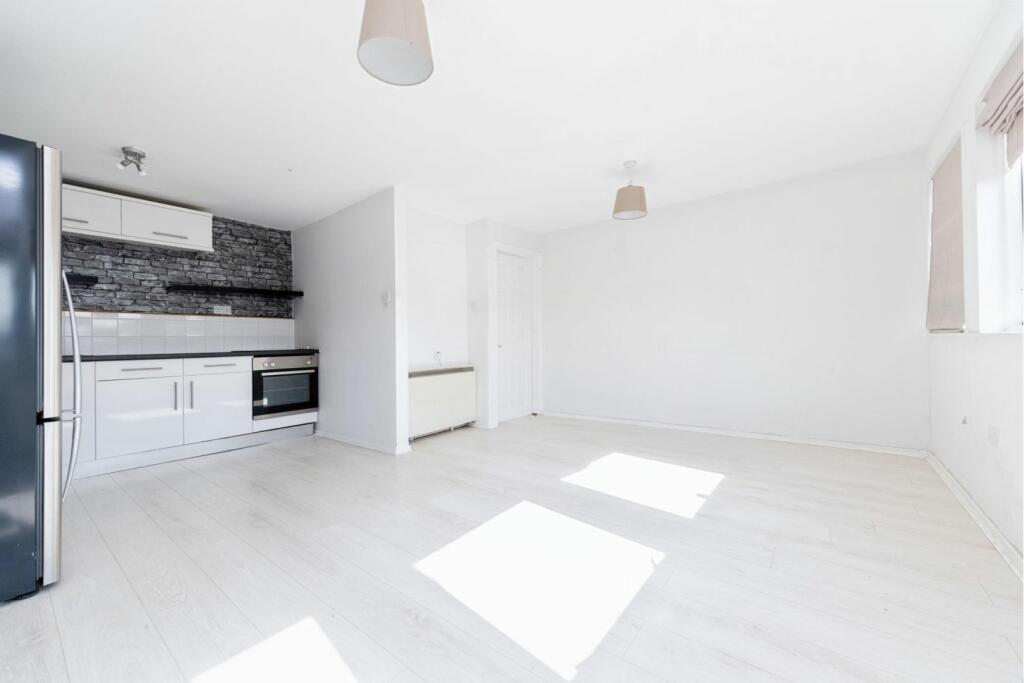 Lounge / Kitchen