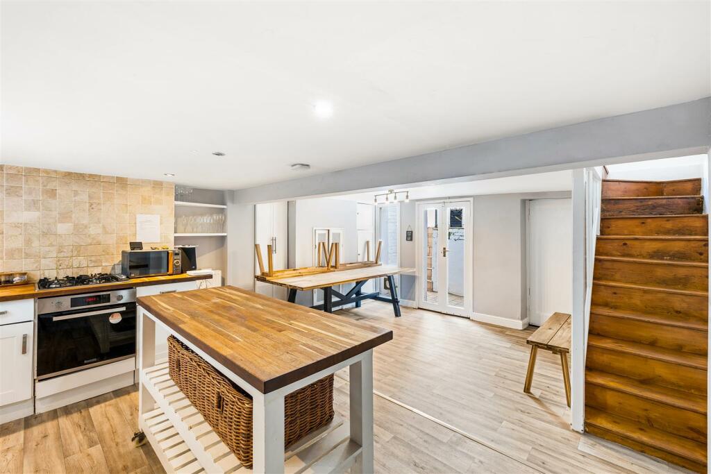 Kitchen/Dining
