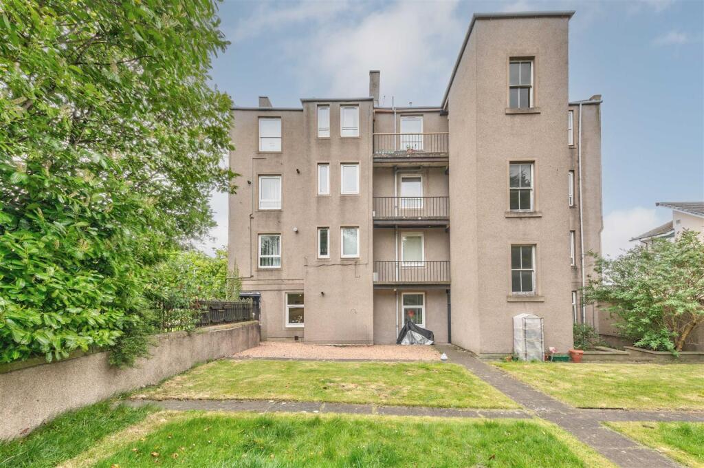 20 Caldrum Street Dundee-12.JPG