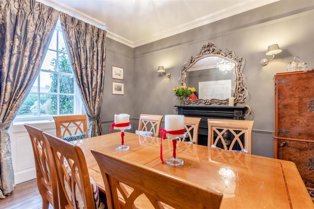 8636185-interior15.jpg