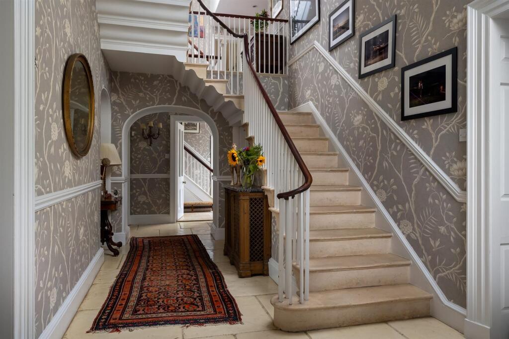 18 - Rockstowes Hill - GL11 5AF - Web.jpg