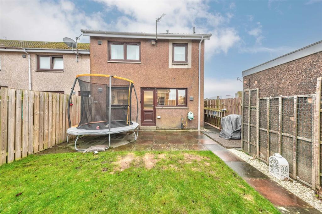 28 St Bunyans Place Leauchars-12.JPG