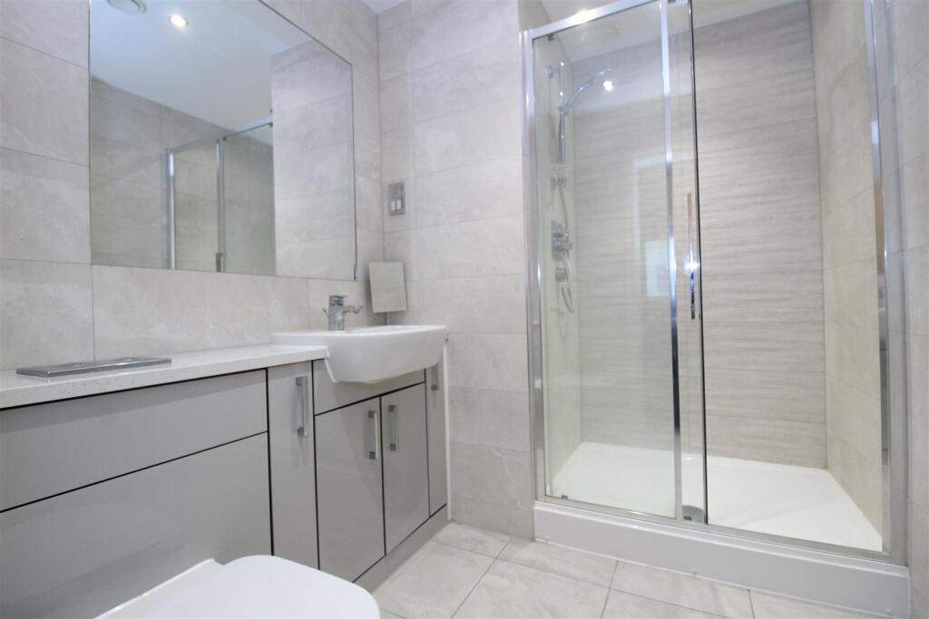 En-suite Bathroom
