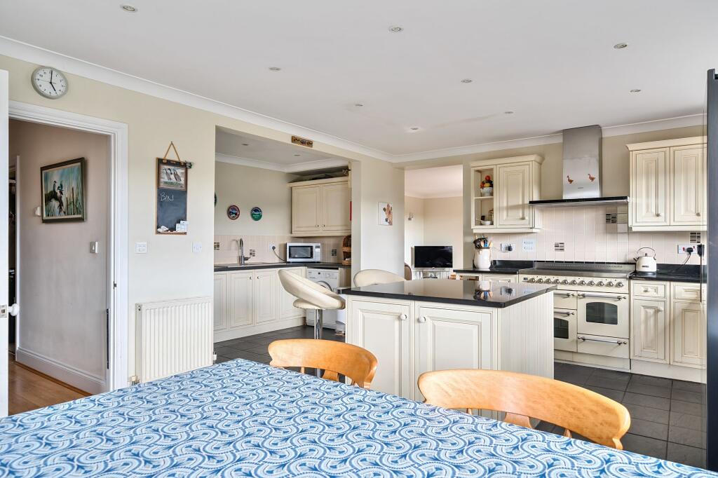 Kitchen / Breakfast Room
