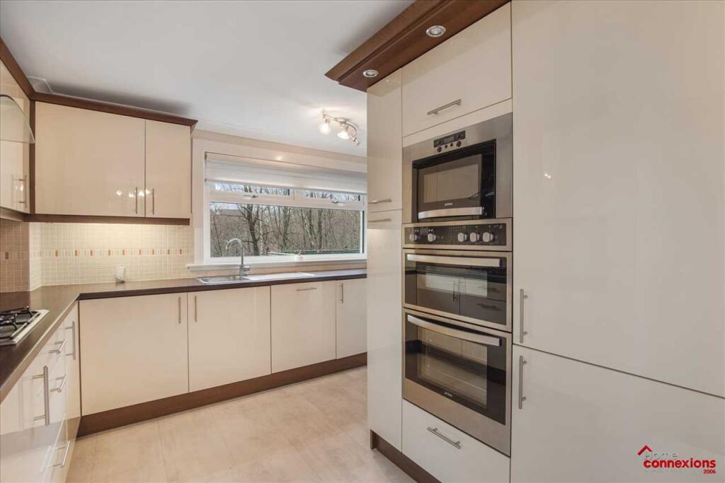 Breakfasting Kitchen